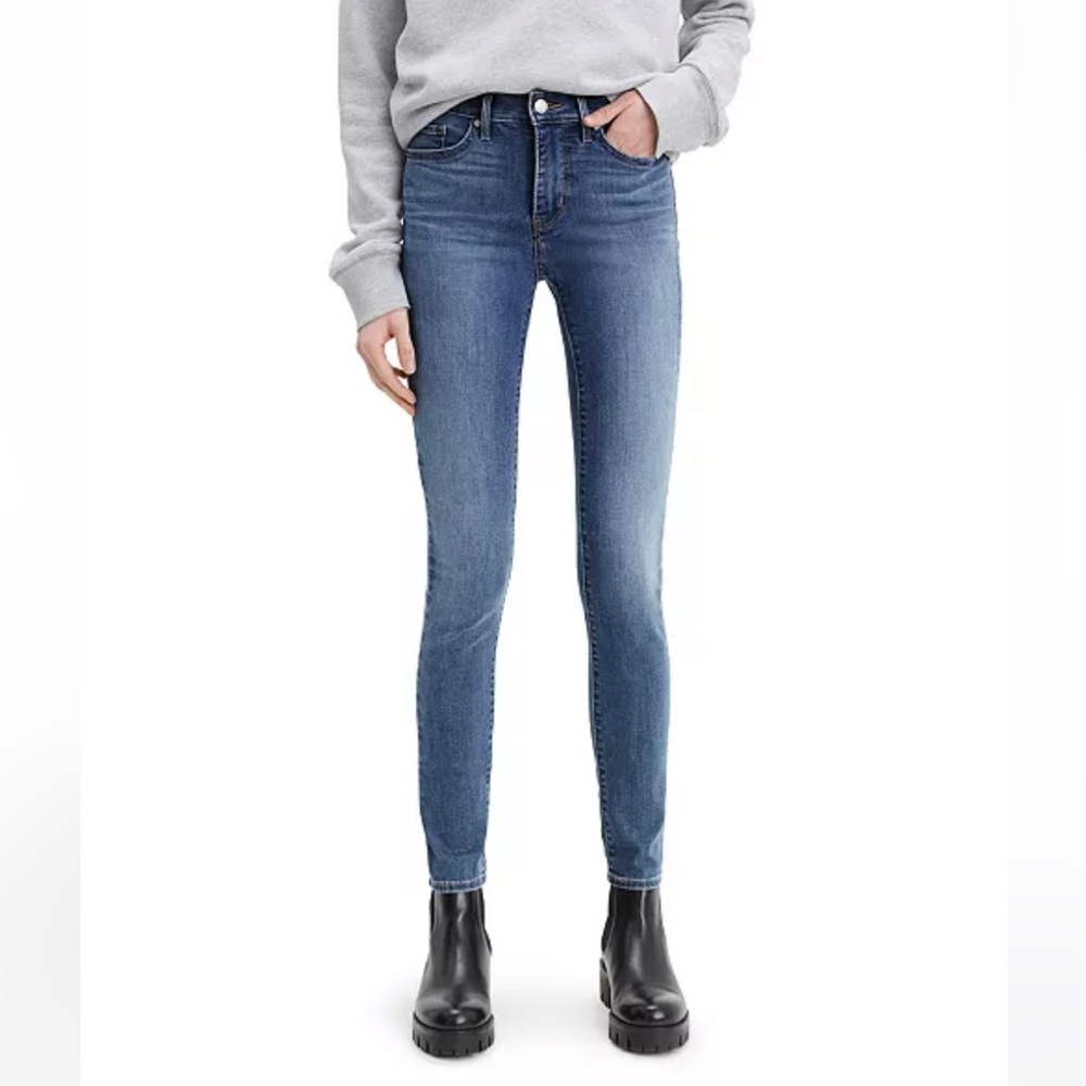 Levi's 311 Shaping Skinny Jeans in Short Length